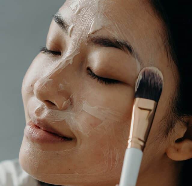Maschere viso fai da te per tutti i tipi di pelle: 9 ricette